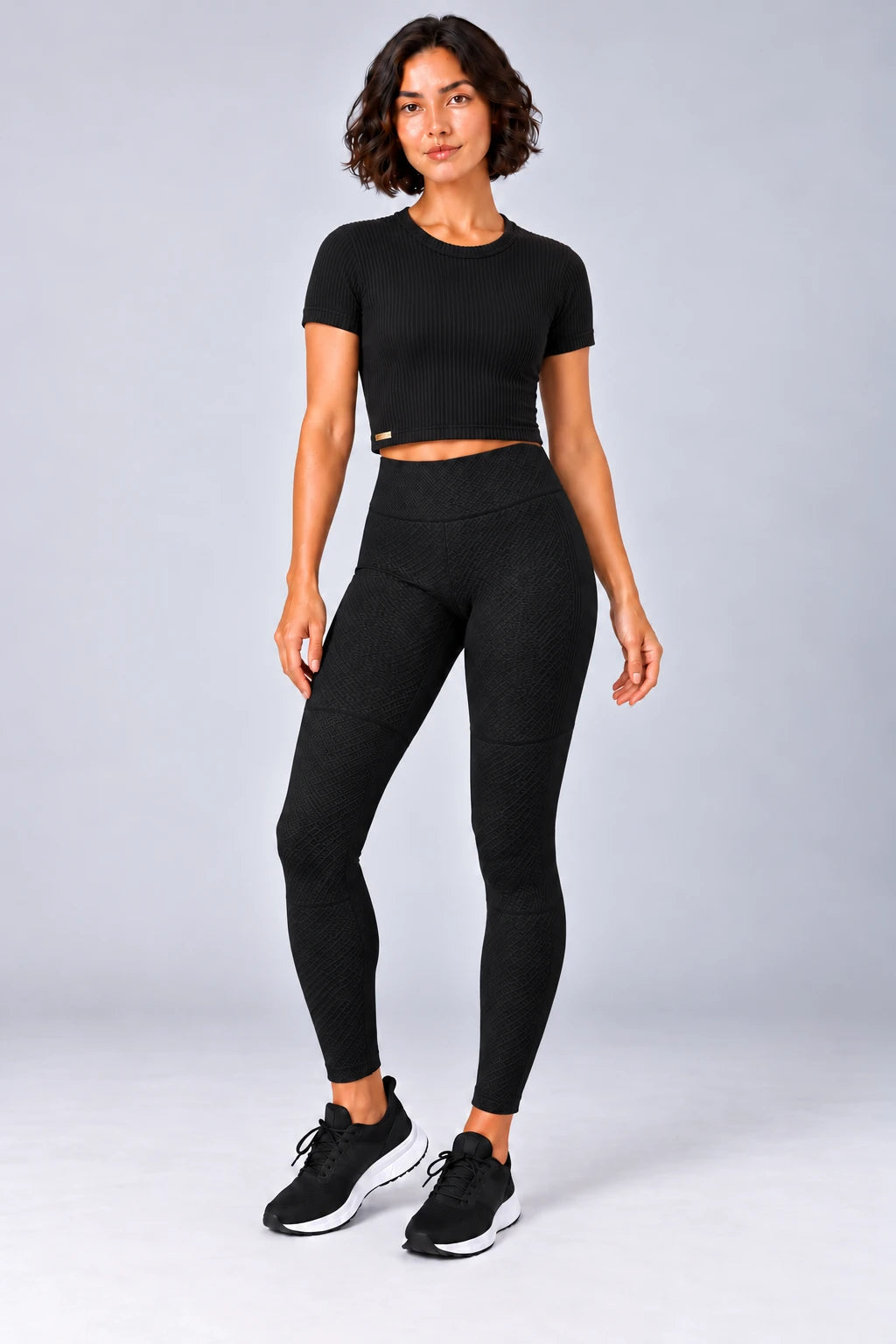 Crop Top Nero a Coste con Maniche Corte